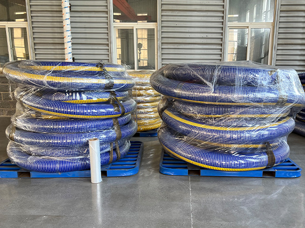 The composite delivery oil hose is packaged as a whole with plastic film